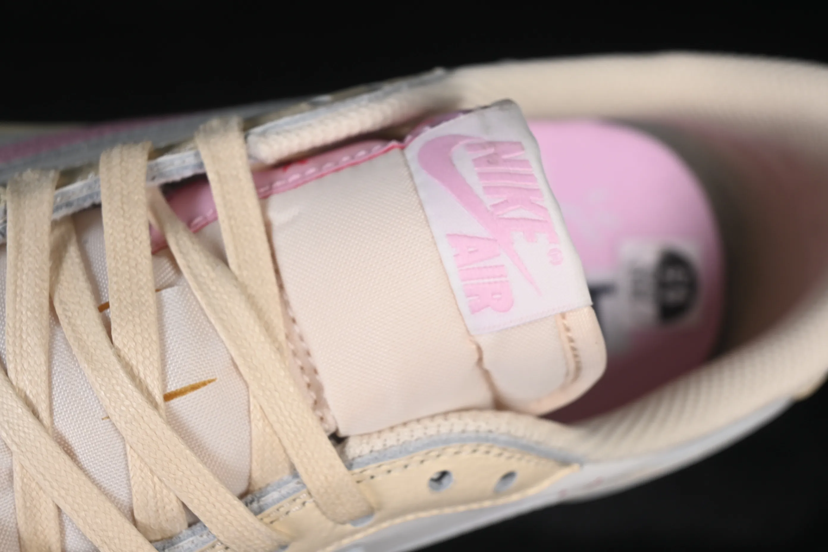 All categories Air Jordan Jordan series basketball shoes Air Jordan 1 Low pure original version Travis Scott x Air Jordan 1 Low OG AJ1 Joe 1 undercut low IQ7604-100